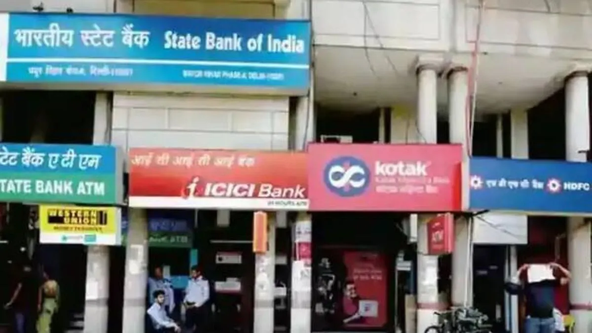 उत्तर प्रदेश में दो वर्ष में बढ़े करीब डेढ़ लाख बैंकिंग केंद्र, अब हर आधा किलोमीटर पर लोगों को मिल रही सुविधा
