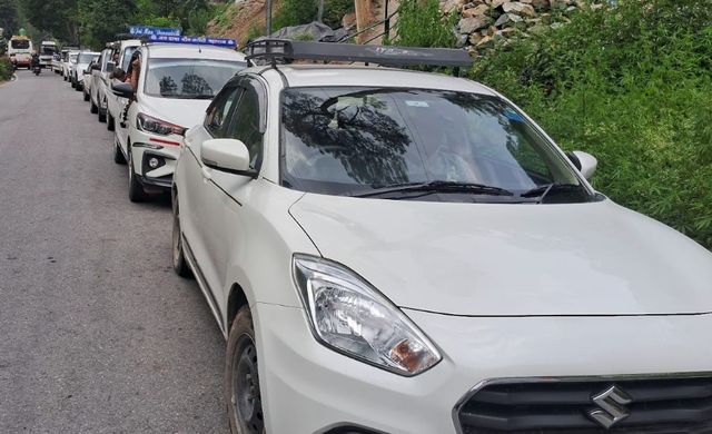 कैंची धाम रूट बना जाम का हॉटस्पॉट, 20 किमी दूरी तय करने में लग रहे घंटों

