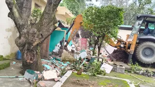 आइटी पार्क, जमनीवाला और पंडितवाड़ी में कार्रवाई, निर्माणकर्ताओं में मचा हड़कंप। फाइल फोटो