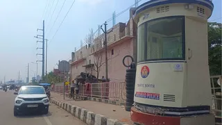 विजय नगर बाईपास के पास लगा स्मार्ट ट्रैफिक बूथ। जागरण
