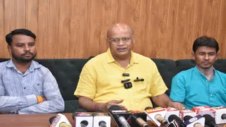 प्रेंस कांफ्रेंस को संबोधित करते निरसा के विधायक अरूप चटर्जी। (फोटो जागरण)