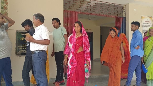 बांका में बेटे की चाह में बहू की हत्या, शव के टुकड़े कर फेंका; पति-सास गिरफ्तार
