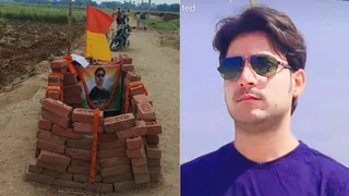 इसी स्थान पर बन रहा था स्मारक, और भरत तिवारी का फाइल फोटो।