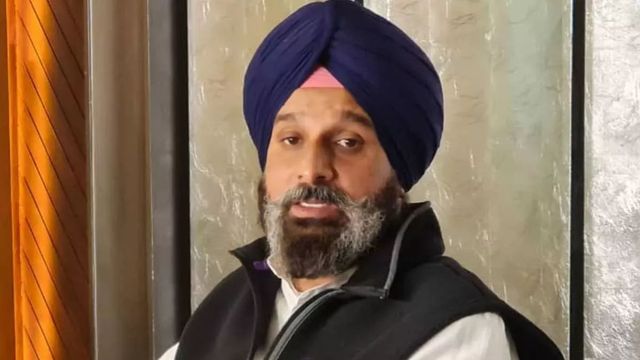 'श्री अकाल तख्त साहिब की मर्यादा के प्रति समर्पित नहीं CM मान', बिक्रम मजीठिया ने साधा निशाना
