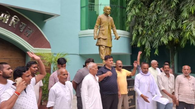 बख्तियारपुर स्टेशन का नाम बदलने की मांग तेज, पटना में किया गया धरना प्रदर्शन 
