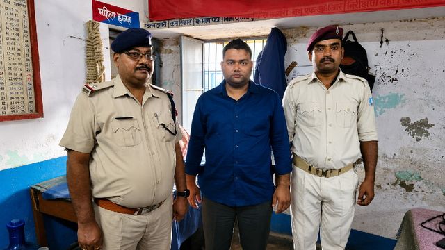 ट्रेन में पिस्टल लहराकर यात्रियों को धमकाया, कोडरमा स्टेशन पर आरोपी गिरफ्तार
