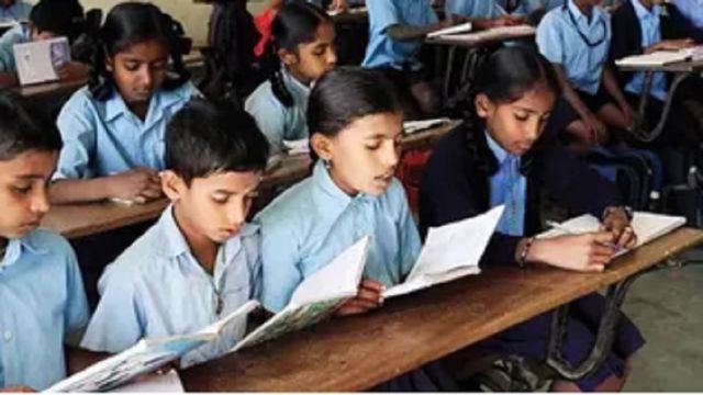 सीतामढ़ी में 125 निजी स्कूलों की मान्यता पर संकट, क्या छात्रों का भविष्य भी फंसेगा?
