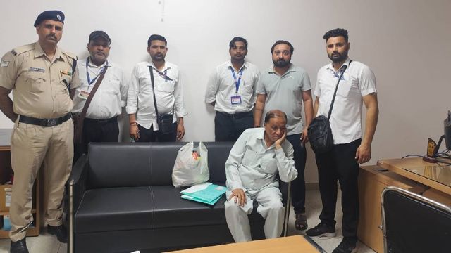 फर्जी रेलवे विजिलेंस इंस्पेक्टर बनकर रौब झाड़ रहा था युवक, जालंधर कैंट स्टेशन पर गिरफ्तार
