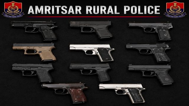 अमृतसर रूरल पुलिस ने एक साथ 10 तस्कर गिरफ्तार किए, 11 किलो हेरोइन और 11 पिस्तौल बरामद