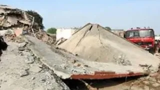 प्रयागराज में फाफामऊ क्षेत्र के चंदापुर गांव में आदर्श कोल्ड स्टोरेज में में हादसा हुआ था। जागरण आर्काइव