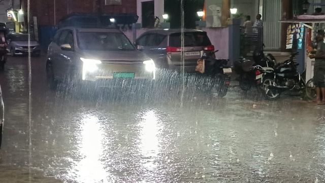 पूर्णिया में झमाझम बरसा मानसून: गर्मी से मिली राहत, अगले 48 घंटों के लिए ऑरेंज अलर्ट
