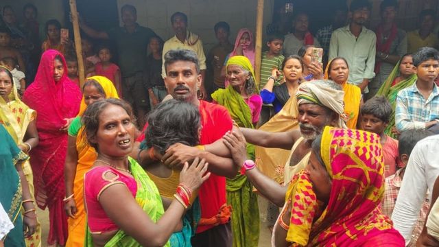पूर्णिया: पति से फोन पर हुई बहस, कुछ देर बाद कमरे में फंदे से लटकती मिली 24 वर्षीय पत्नी; हत्या या आत्महत्या?
