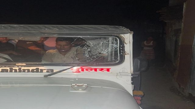साहिबगंज में आधी रात सात बंधकों को छुड़ाने पहुंची पुलिस पर हमला, वाहन क्षतिग्रस्त; 20 पर FIR
