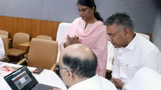 मंडलायुक्त ने आवासीय भूखंडों के पंजीकरण का किया शुभारंभ
