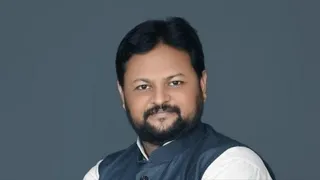 चिकित्सक डॉ. शत्रुघ्न प्रसाद मंडल। जागरण