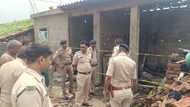 सहरसा में आग के बाद शौचालय टैंक में ब्लास्ट, जांच में जुटी FSL टीम 
