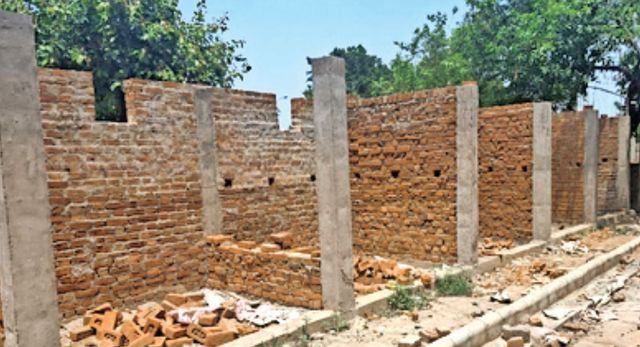 लखनऊ नगर निगम ने आशियाना में पाथ-वे पर बन रहे वेंडिंग जोन का निर्माण रोका, स्थानीय लोगों के विरोध के बाद उठाया कदम
