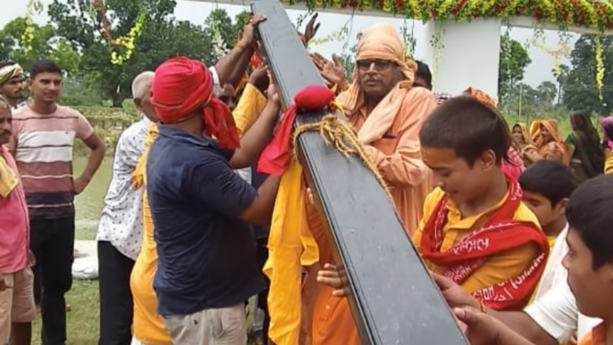 बिहार के इस गांव में तालाब की हुई शादी; शिव-पार्वती स्थापना के साथ दिया पर्यावरण संरक्षण का संदेश
