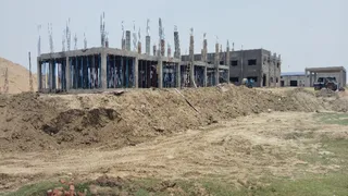 सिरखिंडी के समीप निर्माणाधीन विद्युत पावर ग्रिड। जागरण