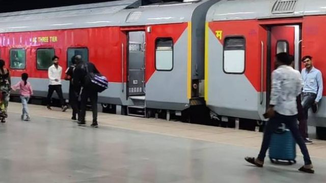 नवगछिया, बरौनी और कटिहार के रास्ते चलने वाली अगरतला स्पेशल ट्रेन में बड़ा बदलाव; अब नए रूप में दौड़ेगी यह गाड़ी
