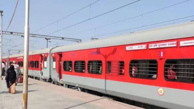 मुजफ्फरपुर-नरकटियागंज रेलखंड पर तीन जुलाई को मेगा ब्लॉक, सप्तक्रांति समेत 13 ट्रेनें डायवर्ट