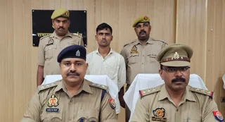 पुलिस की गिरफ्त में आरोपी। जागरण