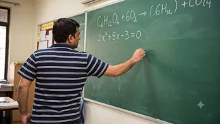 TRE 3 में 18 माह के सर्टिफिकेट वाले शिक्षकों पर लटकी तलवार। एआई जेनरेटेड इमेज