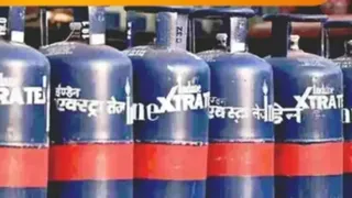 19 किलो सिलिंडर के दाम घटे