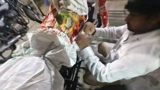 खंडवा में बाइक की पार्सल बुकिंग।