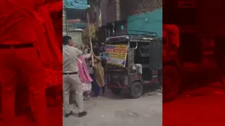 कार्यक्रम के दौरान दो समुदायों के बीच विवाद के बाद पथराव हुआ।