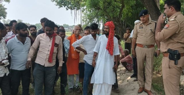 Kannauj News: शराब की लत और गंवा दी 12 बीघा जमीन, विवाद हुआ तो पत्नी को कुल्हाड़ी मार फंदे पर लटका किसान 
