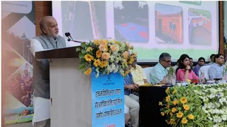 उद्घाटन समारोह को संबोधित करते मंत्री श्रवण कुमार। जागरण