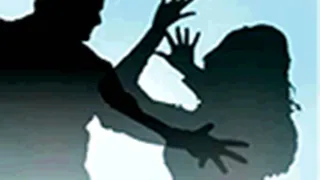 महिला से मारपीट (प्रतीकात्मक चित्र)
