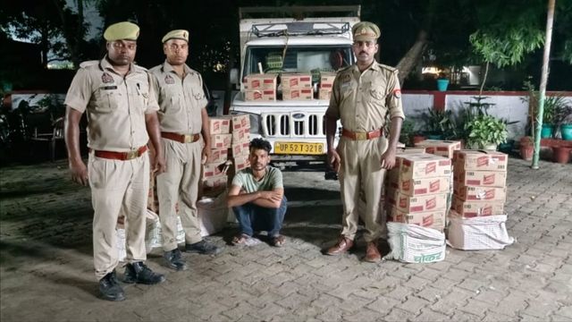 देवरिया में बरामद हुई 518 लीटर अंग्रेजी शराब, बिहार ले जाते समय तस्कर गिरफ्तार
