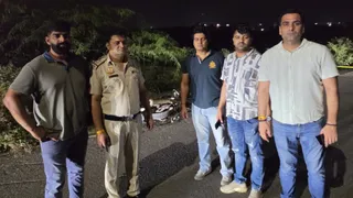 दिल्ली पुलिस के बाहरी उत्तरी जिले की एएटीएस की टीम ने मुठभेड़ के बाद अपराधी इरशाद अली गिरफ्तार किया।