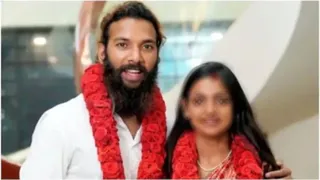मोहम्मद फरमान और महाकुंभ वायरल गर्ल (फाइल फोटो)