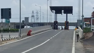 गंगा एक्सप्रेसवे से सिंभावली में एनएच 9 को जोड़ने वाले रैंप का निकास मार्ग। जागरण