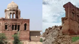 पाकिस्तान में गिराया गया गुरुद्वारा साहिब का हिस्सा।