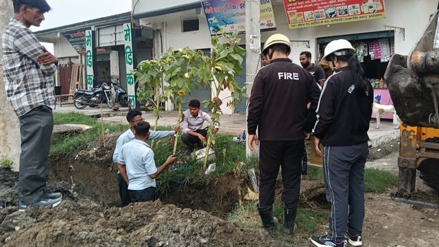Uttarakhand में खोदाई के दौरान फटी अडानी गैस की पाइपलाइन, हादसा टला
