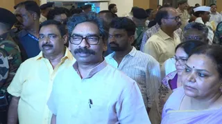 रांची में रिम्स 2 के निर्माण को लेकर स्वास्थ्य विभाग के प्रस्ताव को मिली स्वीकृति। कैबिनेट के बाद पत्रकारों से बातचीत करते सीएम हेमंत सोरेन। (तस्वीर: जागरण)