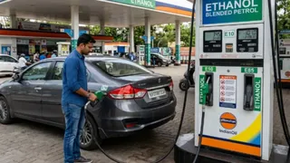 E20 एथेनॉल के इस्तेमाल पर सरकार ने दी सफाई (AI जेनरेटेड फोटो)