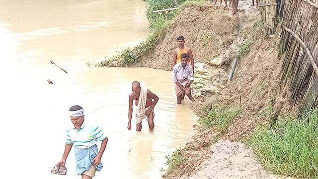 नेपाल में बरसे बादल, मधुबनी में धौंस नदी का कटाव तेज, कई गांवों पर संकट 
