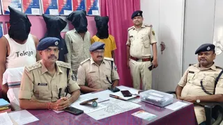 नालंदा पुलिस ने 6 शातिरों को दबोचा, 10 स्मार्टफोन बरामद (जागरण)