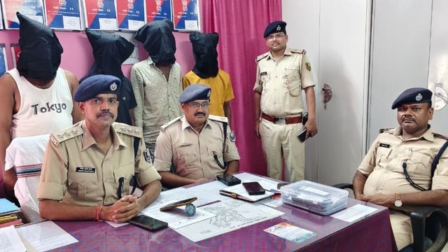 10वीं फेल; लेकिन ठगी में 'मास्टर'! नालंदा पुलिस ने 6 शातिरों को दबोचा, 10 स्मार्टफोन बरामद
