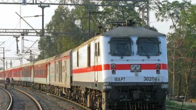 Howrah Natesar Train: हावड़ा-नटेसर के बीच चलेगी श्रावणी मेला स्पेशल ट्रेन, चेक करें रूट और टाइमिंग
