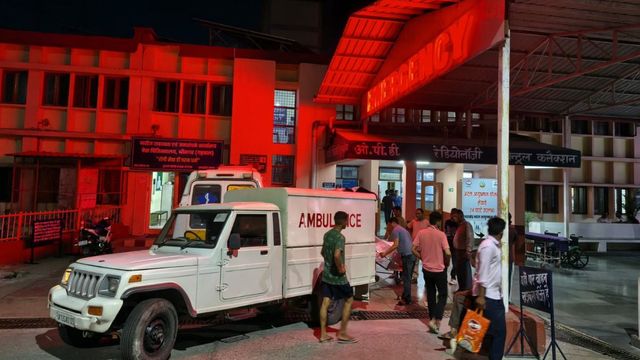 उत्तराखंड के श्रीनगर गढ़वाल में सड़क निर्माण के दौरान हुआ हादसा, पहाड़ी से पत्थर गिरने से ठेकेदार की मौत
