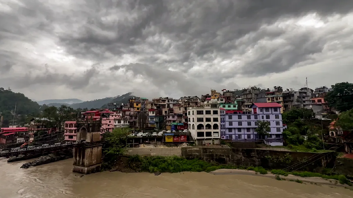 9 लोगों की मौत, 49 से ज्यादा सड़कें बंद... हिमाचल में बारिश-भूस्खलन से आफत, कई जिलों के लिए अलर्ट - nine dead over 49 roads closed rain and landslides wreak havoc in