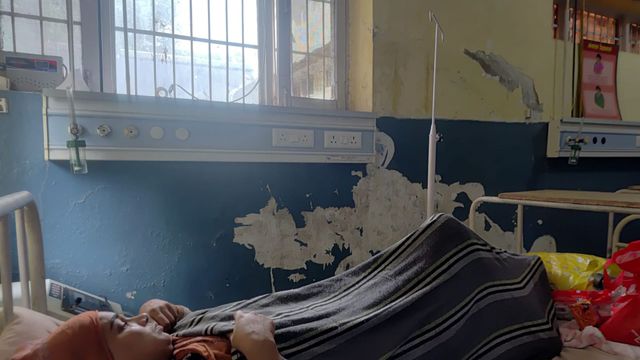 दैनिक जागरण पड़ताल: 'हमें नहीं मिल रही कैल्शियम की दवा, प्रोटीन पाउडर भी खत्म'; बाहर से खरीदने को मजबूर

