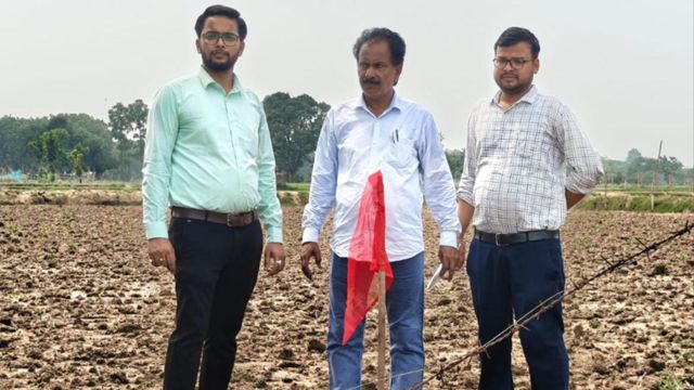 अयोध्या में 5.61 लाख के KCC बकाया पर किसान के खेत की कुर्की, प्रशासन ने लगाई लाल झंडी
