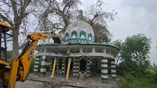 अहमदनगर में अवैध मजार हटाकर 5 बीघा सरकारी भूमि अतिक्रमण मुक्त। जागरण